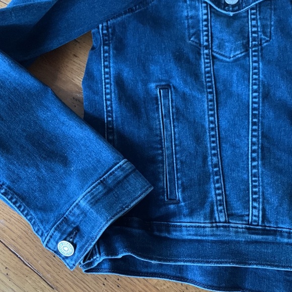 Levi’s Women’s Trucker Jean Jacket in Dark Denim Stretch S40117 Size Small - Picture 3 of 13